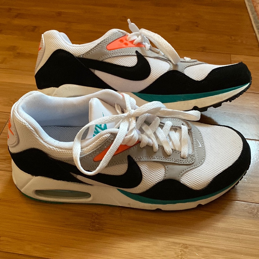 Nike Women's Air Max Correlate Running Shoes